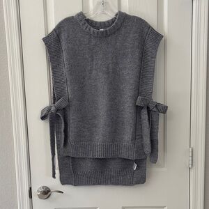 Foxy Kind Heather Gray Sweater Vest With Open Sides & Ties Size Small